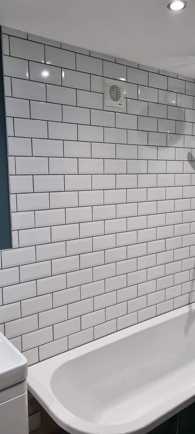 Modern bathroom by FSE Property Services